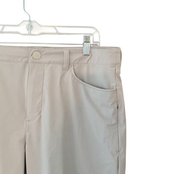 Rhone Mens Slim Fit Performance Shorts Beige Size 34 With Back & Front Pockets - Picture 2 of 6